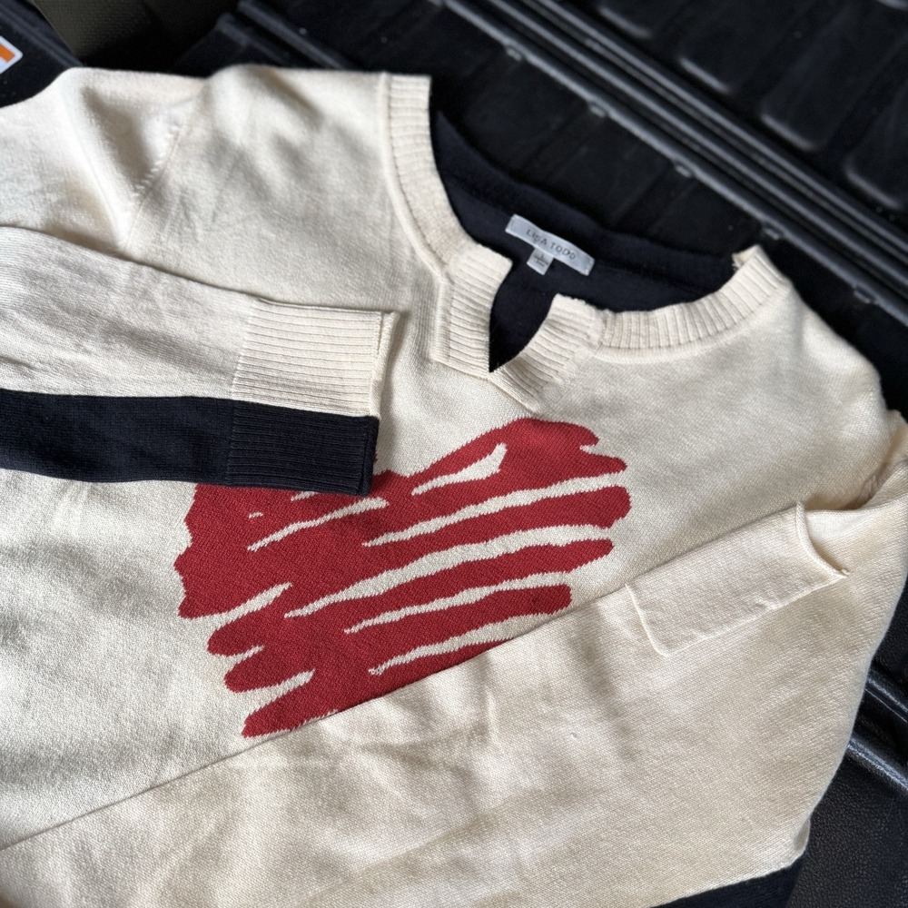 Lisa Todd Black & Cream Heart Sweater Women's‎ Size Large